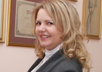 СЛАЂАНА МИЛЕНКОВИЋ: ВЕРУЈ У ПЕСМУ О ЉУБАВИ