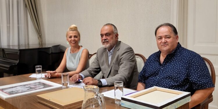 „АРТЕ“ И „ЕСНАФ“ У КУЋИ МИЛАНОВИЋА